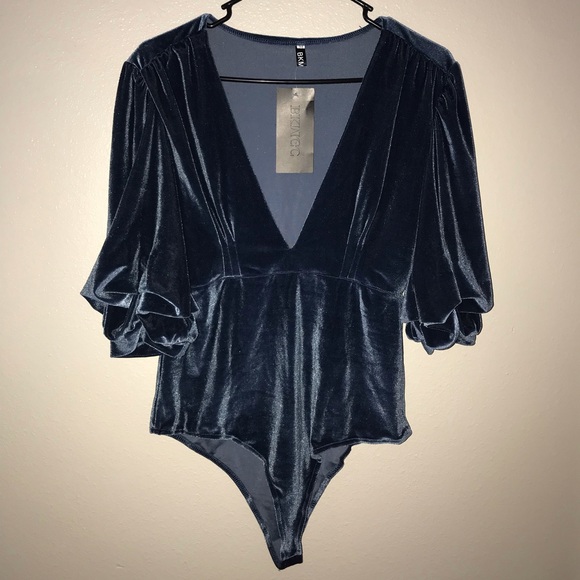Tops - NWT Deep V Plunge Bodysuit with Scrunched Sleeve